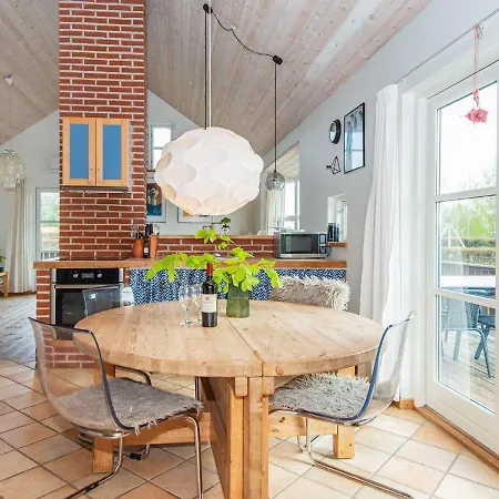 4 Star Holiday Home In Sj Lund * Sjolund
